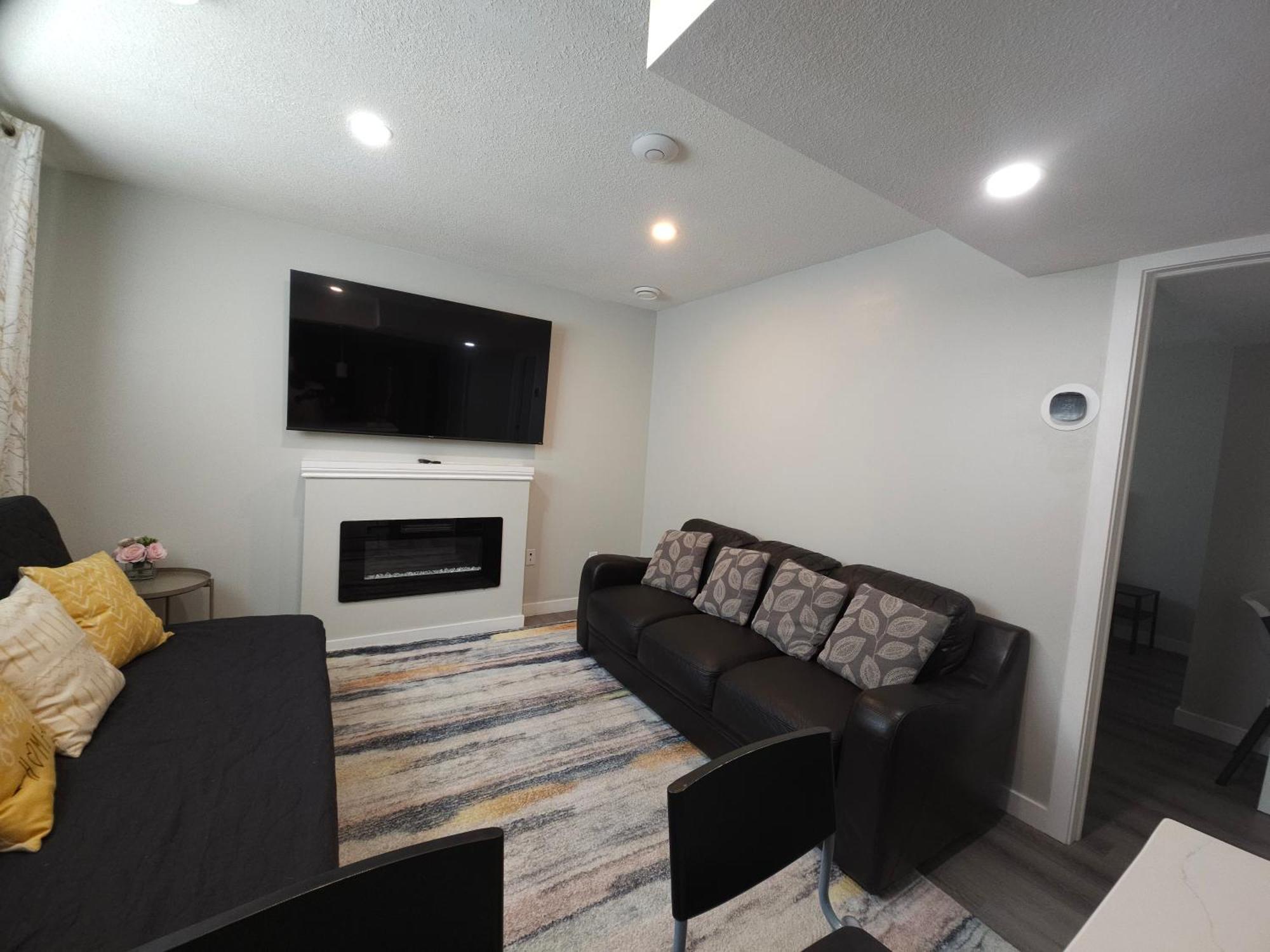 Cozy 2 Bedroom Suite, Queen Beds, Near The Airport إيدمونتون المظهر الخارجي الصورة